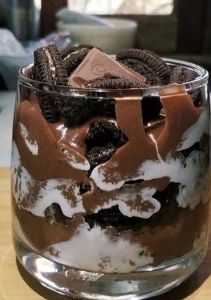A picture of Chocolate Oreo mousse.