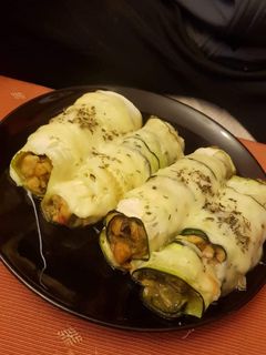 Una foto de Calabacines rellenos de pisto