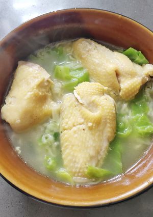 A picture of Chicken and Cabbage Instant Noodles.