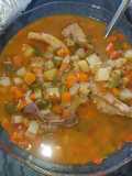 Sopa de verduras con pollo