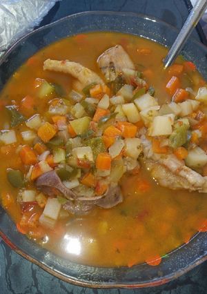 Una foto de Sopa de verduras con pollo