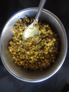સ્પ્રોઉટ મગ (Sprouts Moong Recipe in Gujarati) રેસીપી મુખ્ય ફોટો