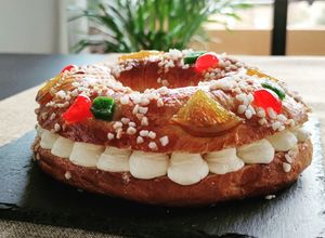 Foto principal de Roscón relleno de nata o cabello de ángel