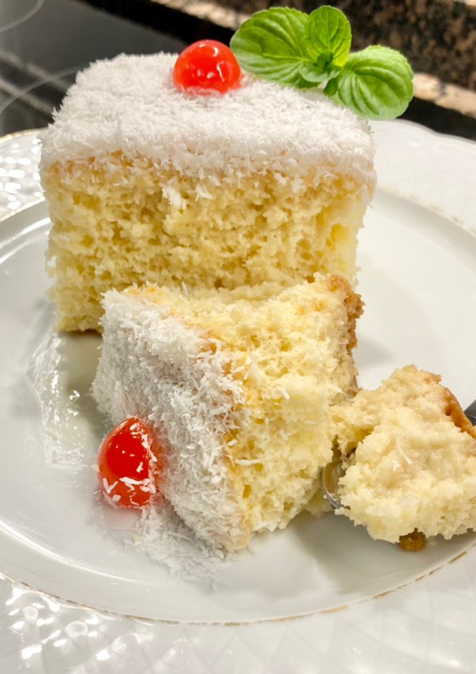 Una foto de Pastel helado de coco