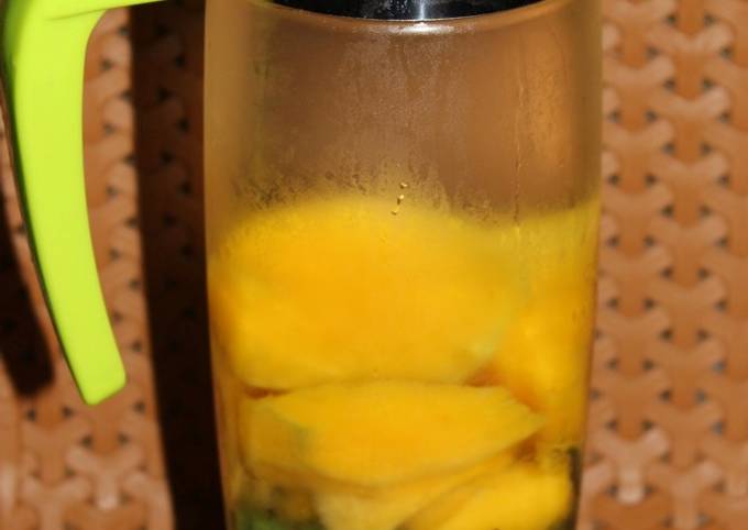 Steps to Make Super Quick Homemade Mango Peppermint Infused Water