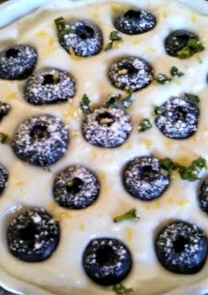 A picture of No bake Blueberry Lemon mascarpone Tart.