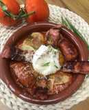 Huevos poché con choricitos y panceta