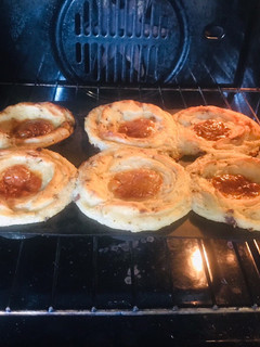 Una foto de Puré de papas amoldado con queso