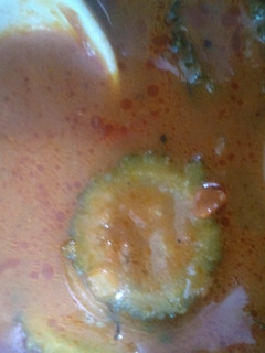 பாகற்காய் மீன் குழம்பு (Paakarkaai meen kulambu recipe in tamil) செய்முறை முக்கிய புகைப்படம்