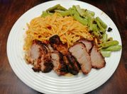 Una foto de pasta barbacoa