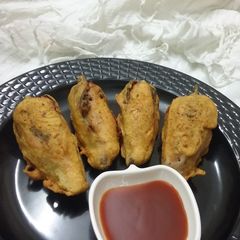A picture of Rajasthani Mirchi vada.