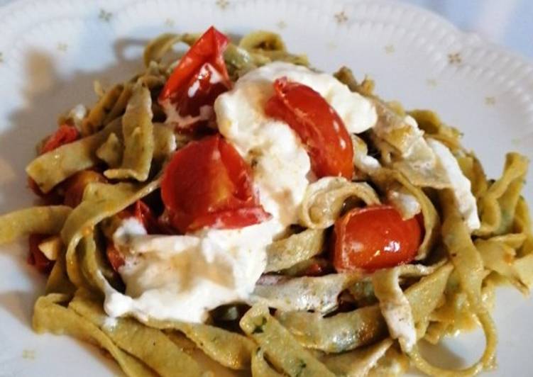 Tagliatelle al basilico burrata di bufala e pomodorini❤️❤️