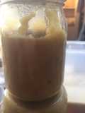Compota de manzana con vino blanco y caramelo salado