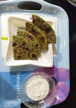 A picture of Methi Paratha.