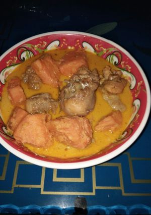 Hình của món Đùi gà nấu cà ri.