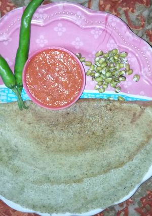 A picture of Sprouted moong dal dosa.