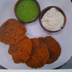 A picture of Bharada Vada Fritters.