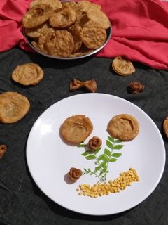 પડવાળી પૂરી (padavali puri recipe in Gujarati) રેસીપી મુખ્ય ફોટો