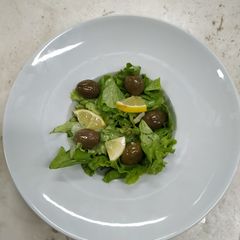 A picture of Classical Green Salad.