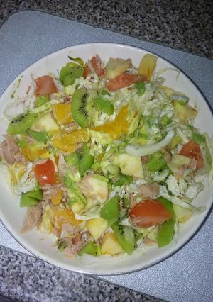Una foto de Ensalada de fruta y repollo