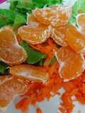 Ensalada fresca con mandarina