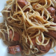 A picture of Spaghetti and sausage in sauce #4weeks challenge.