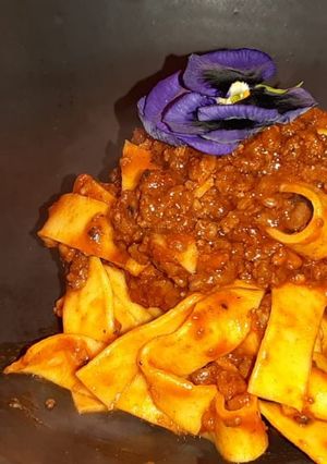 صورة لوصفة معكرونه البابردلي الايطاليه بصوص البلونيز