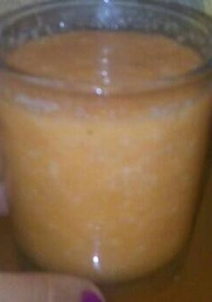 Una foto de Licuado de banana, manzana y zanahoria