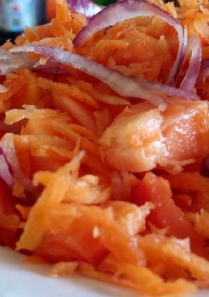 A picture of Carrot-Papaya salad.
