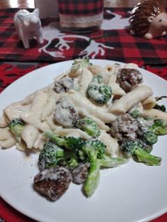 Una foto de Macarrones con salchicha italiana