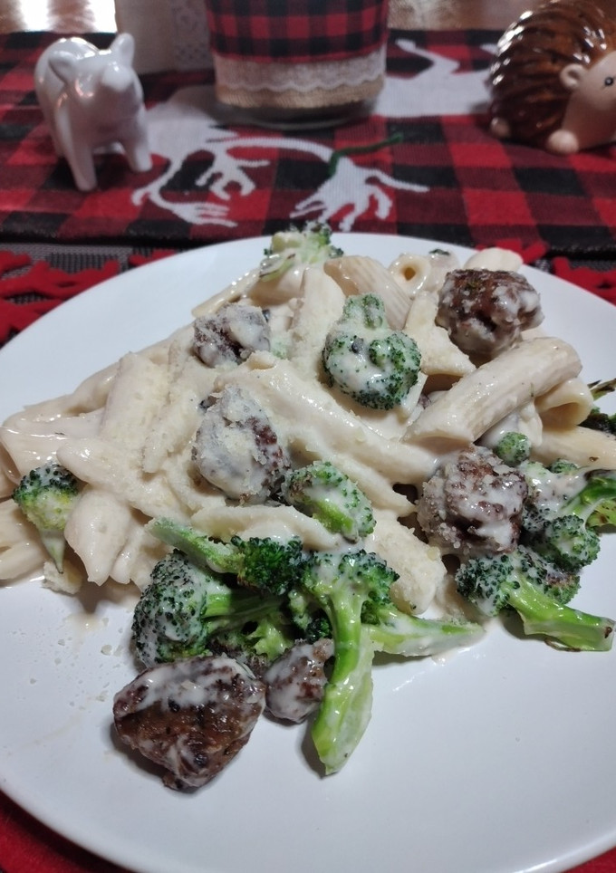 Una foto de Macarrones con salchicha italiana