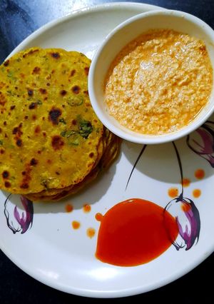 मूली पराठा (Mooli paratha recipe in hindi) रेसिपी मुख्य फोटो