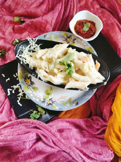 A picture of Italian pasta Italian white sauce pasta.