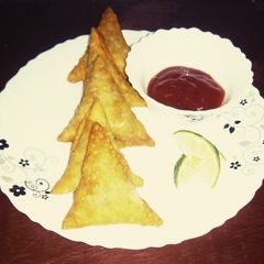 A picture of Beef Samosas.