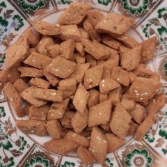 A picture of Shakarpara with Sesame.