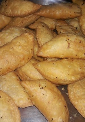 A picture of Mava suji Gujiya.