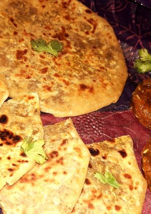 મિસ્સી રોટી (Missi Roti Recipe In Gujarati) રેસીપી મુખ્ય ફોટો