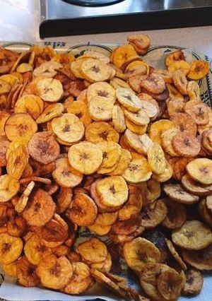 A picture of Crunchy Plantian chips.