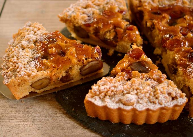 Sweet Chestnuts and Walnuts Tart, Crumble Topping