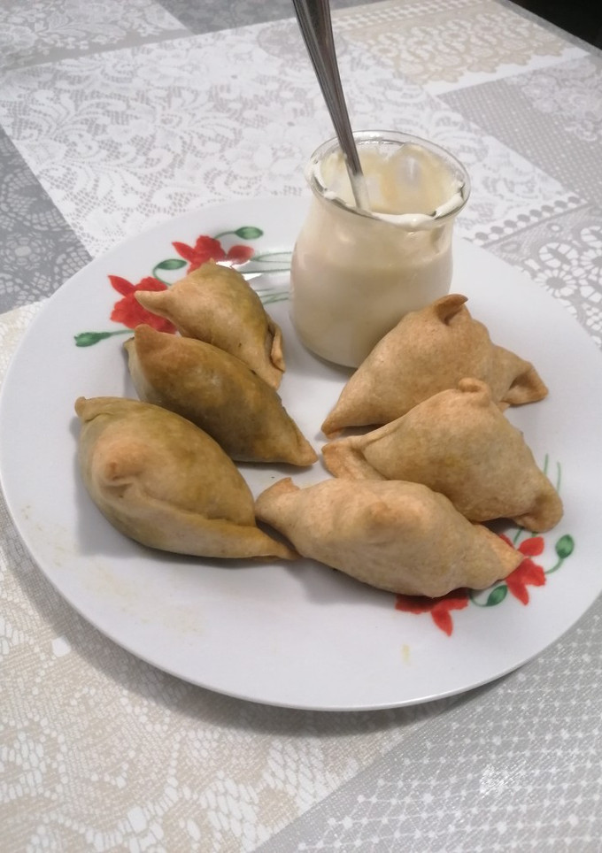 Una foto de 243. Samosas de verduras vegetarianas