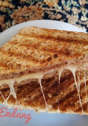 Foto resep Roti Toast Keju dan Ayam (Roti bakar keju dan ayam simpel)