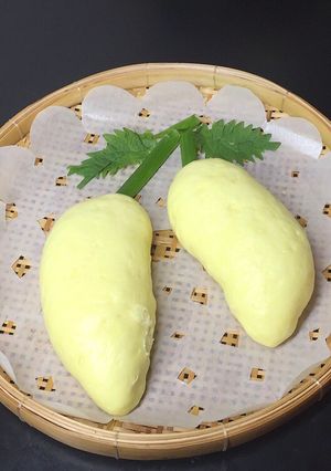 Hình của món Bánh bao quả xoài nhân sữa trứng.
