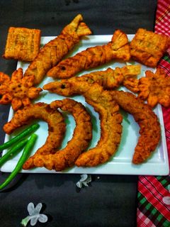 নকশি চিকেন সামোসা রেসিপির প্রধান ছবি