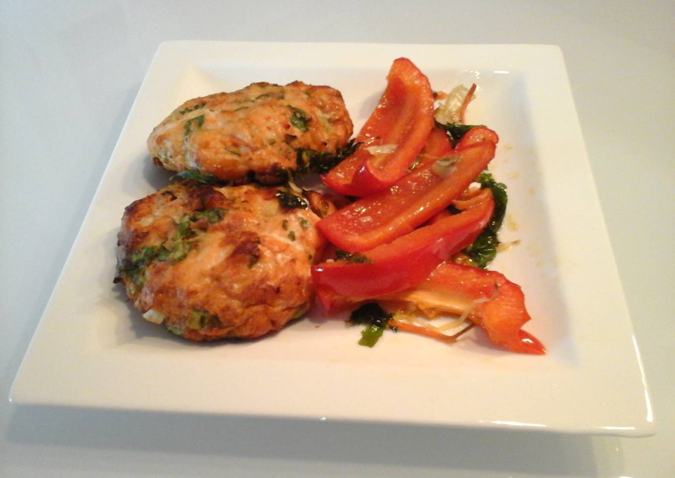 Salmon burgers with Roasted Veggies