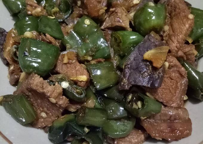 Resep Oseng Daging Sapi Cabe Ijo oleh Dapoer Sandria - Cookpad