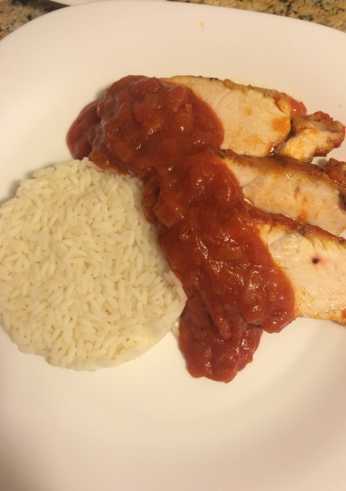 Una foto de Pollo con tomate ahumado