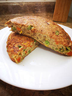 Una foto de Tortilla de atún con verduras