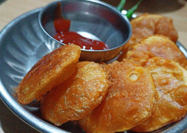Crispy potato bhajiya