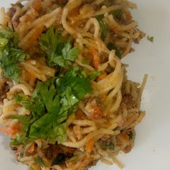 A picture of Cheesy ground beef pasta.