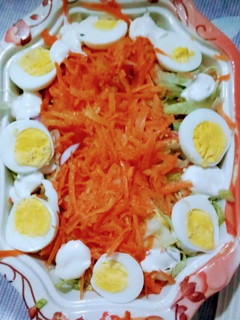 Salad Mai kwai ainihin hoton girkin